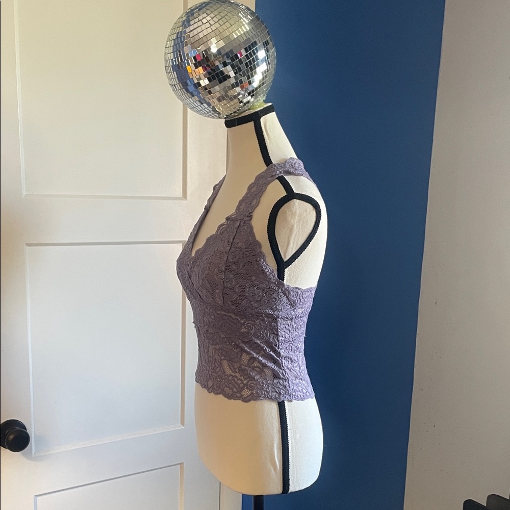 Lavender Lace Crop Top - Picture 4 of 4